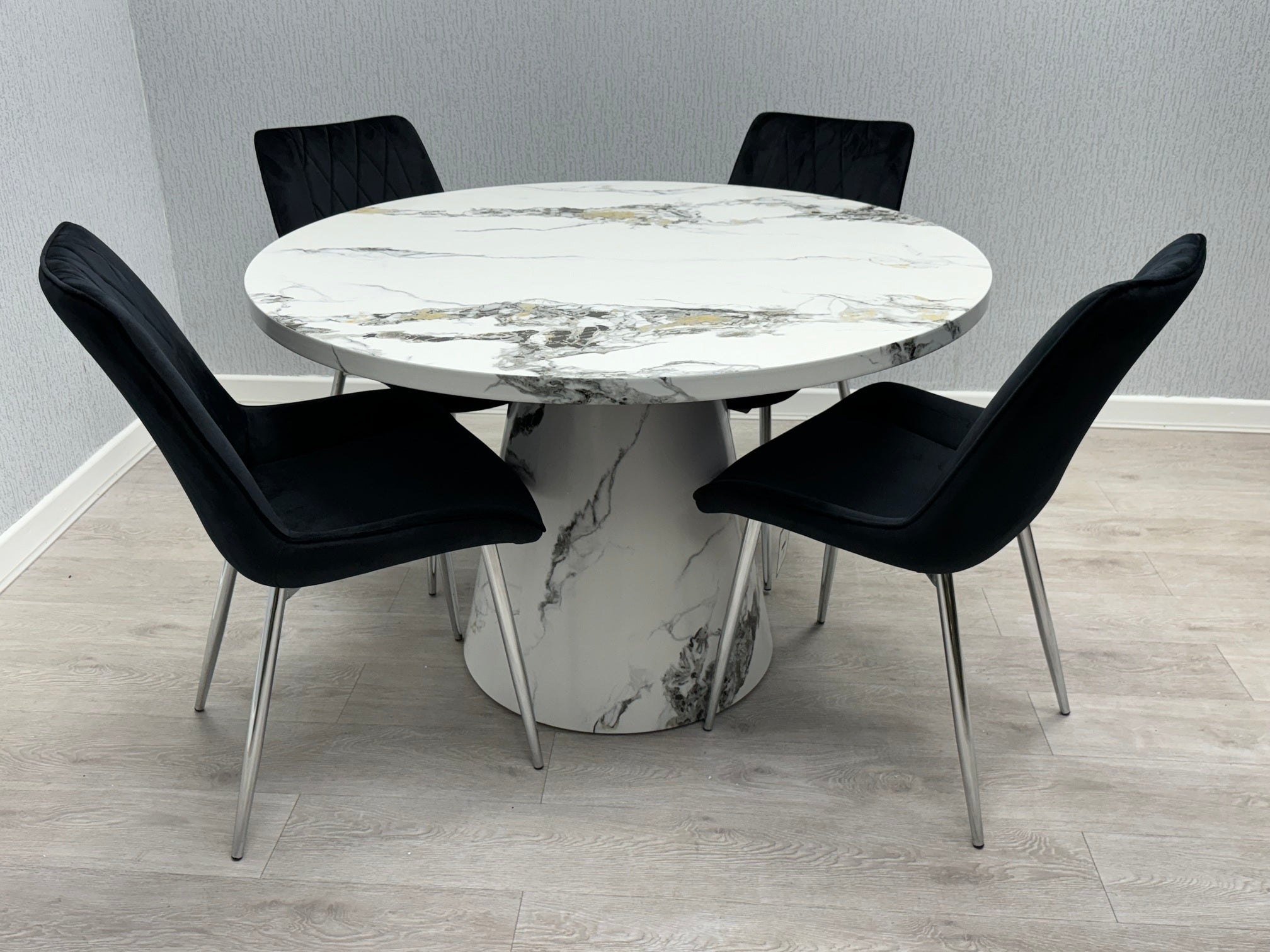 Capricorn Dining Table Set