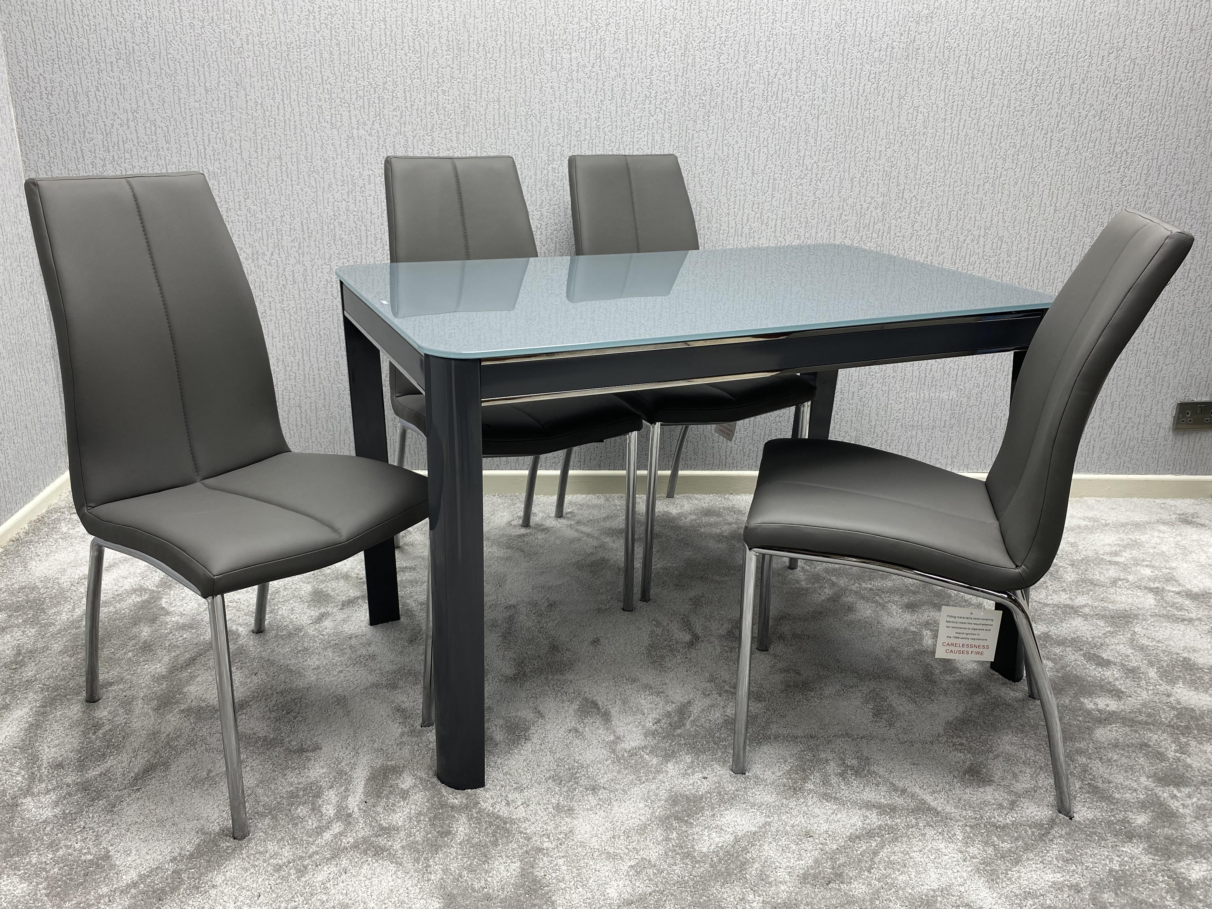 Moreno Dining Table with 4 Chair