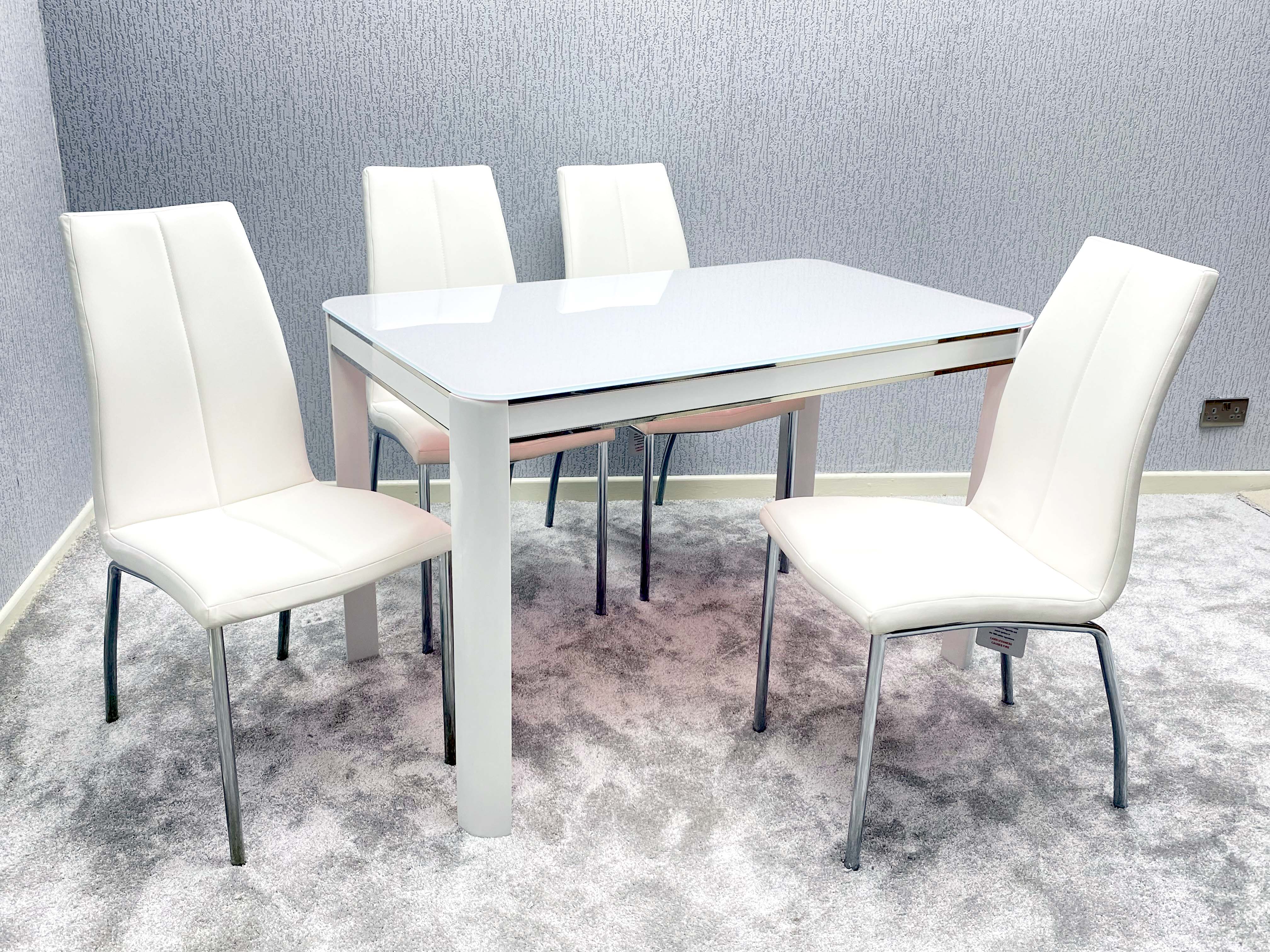 Moreno Dining Table with 4 Chair